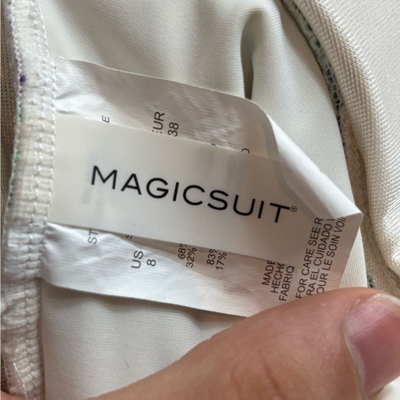 Magic suit miracle suit Natalie one piece modern romance floral bathing suit 8 - Picture 3 of 15